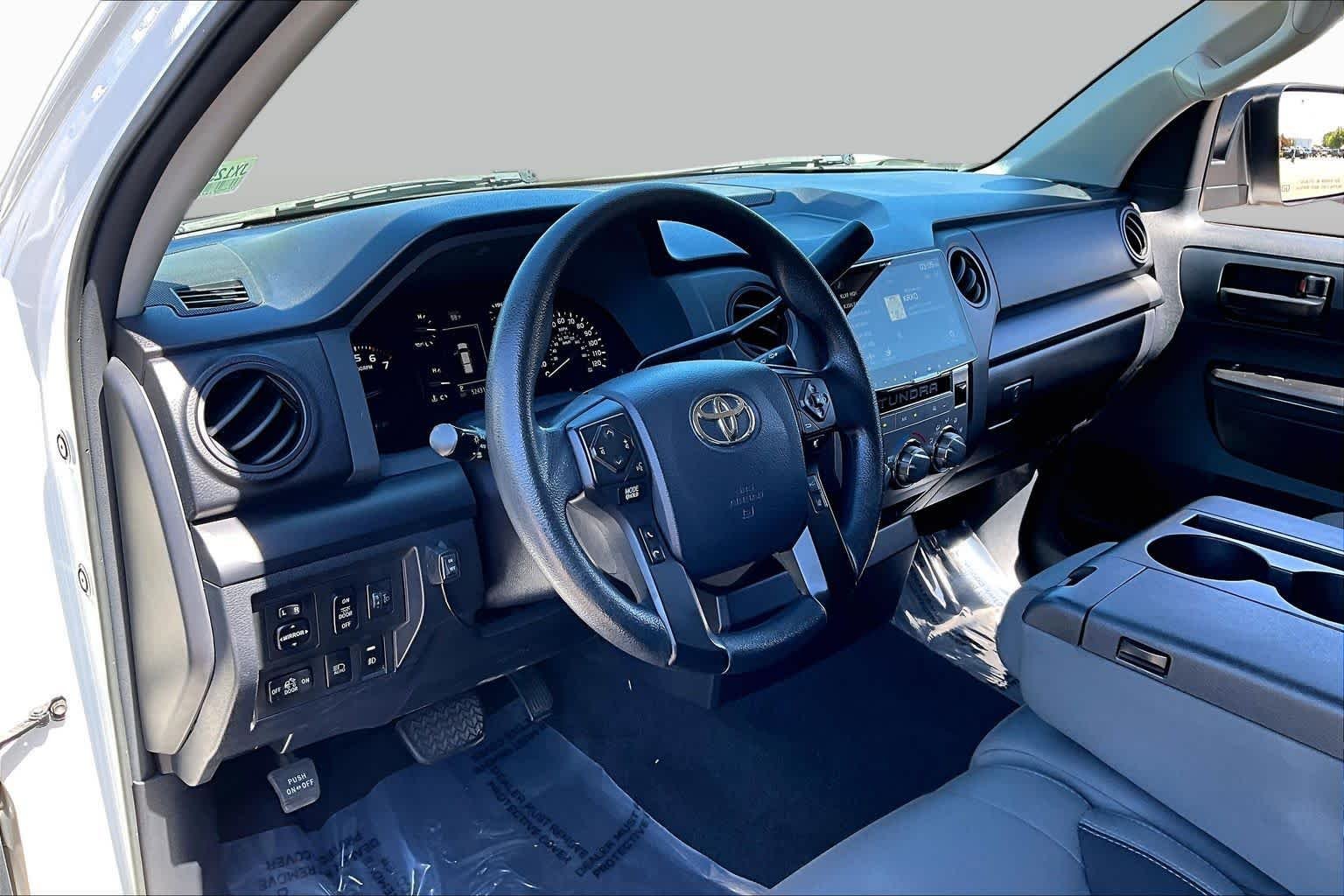 Used 2018 Super White Toyota SR image 17