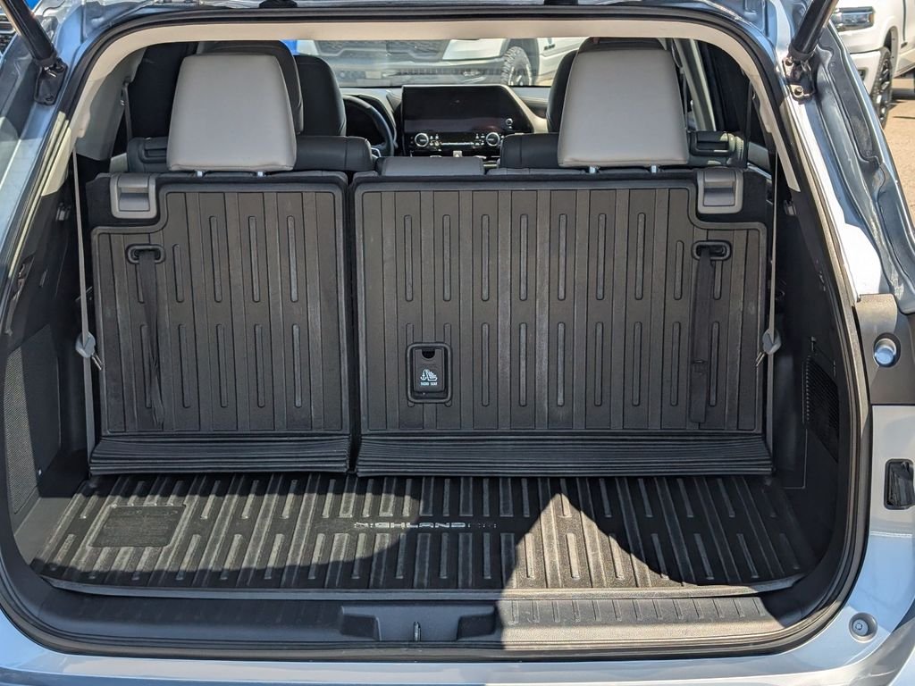 Used 2023  Toyota Limited image 10
