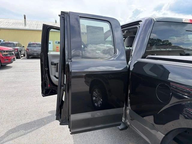 Used 2019 Agate Black Metallic Ford XLT image 42