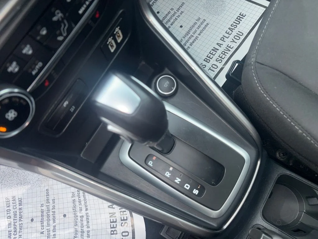 Used 2021 Red Ford SE image 24