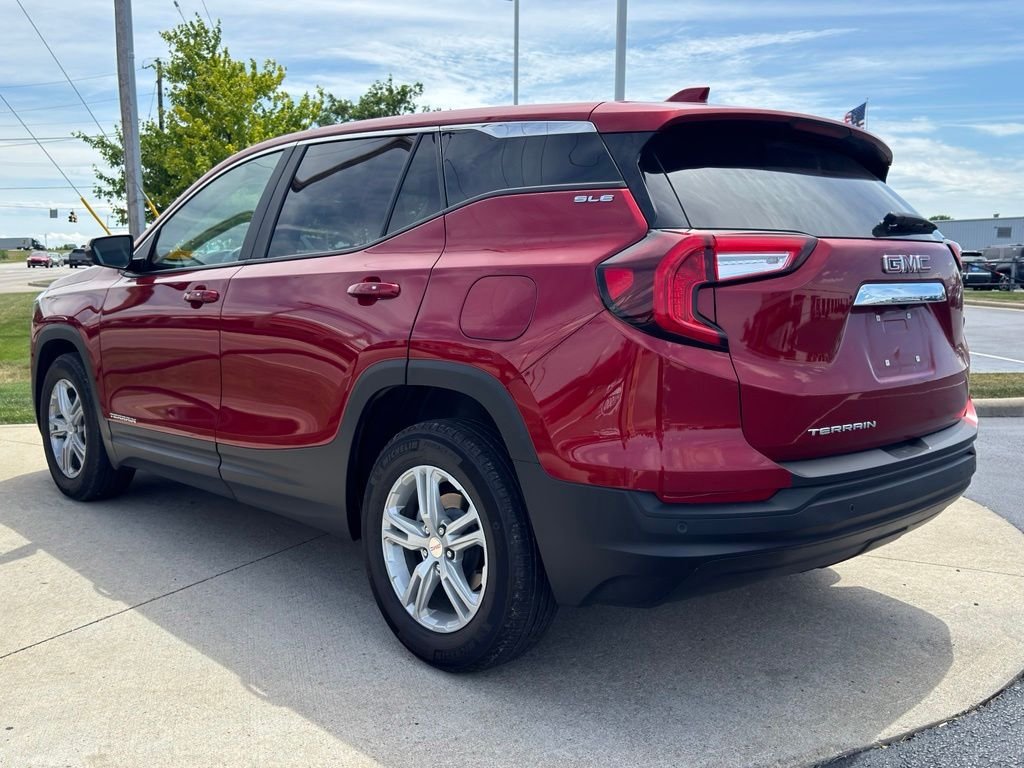 Used 2023 Volcanic Red Tintcoat GMC SLE image 5