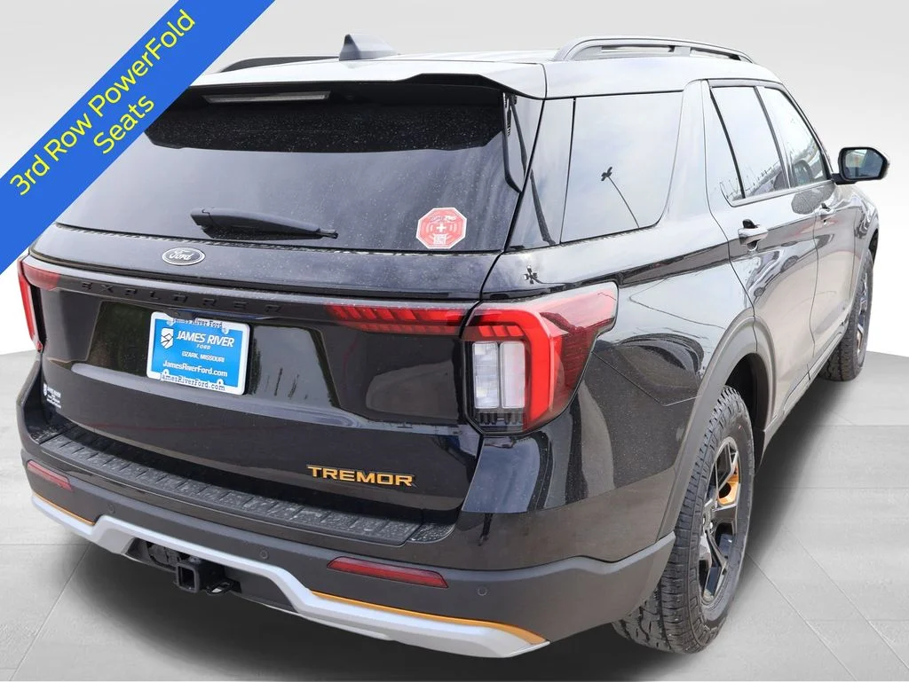 New 2026 Agate Black Metallic Ford Tremor® image 5