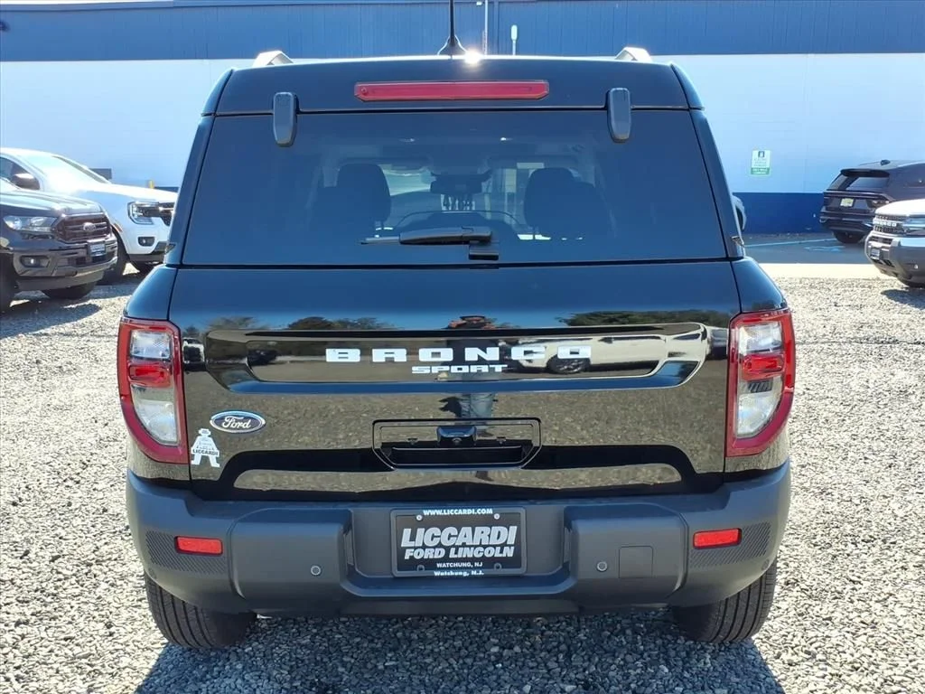 New 2025 Shadow Black Ford Outer Banks® image 5
