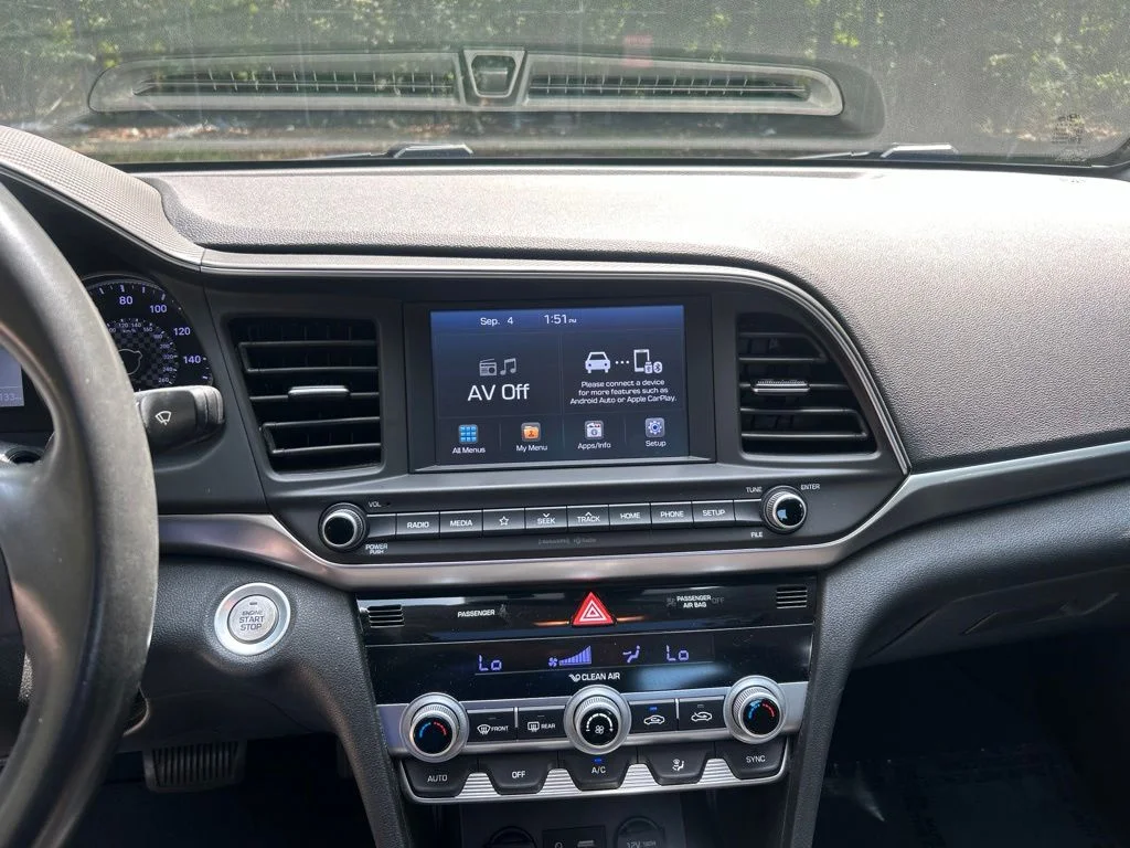 Used 2020 White Hyundai Value Edition image 17