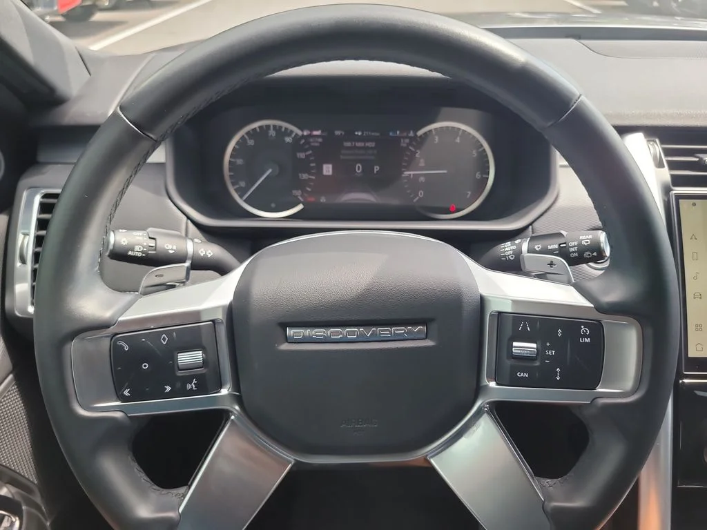 Used 2023 Gray Land Rover S R-Dynamic image 30