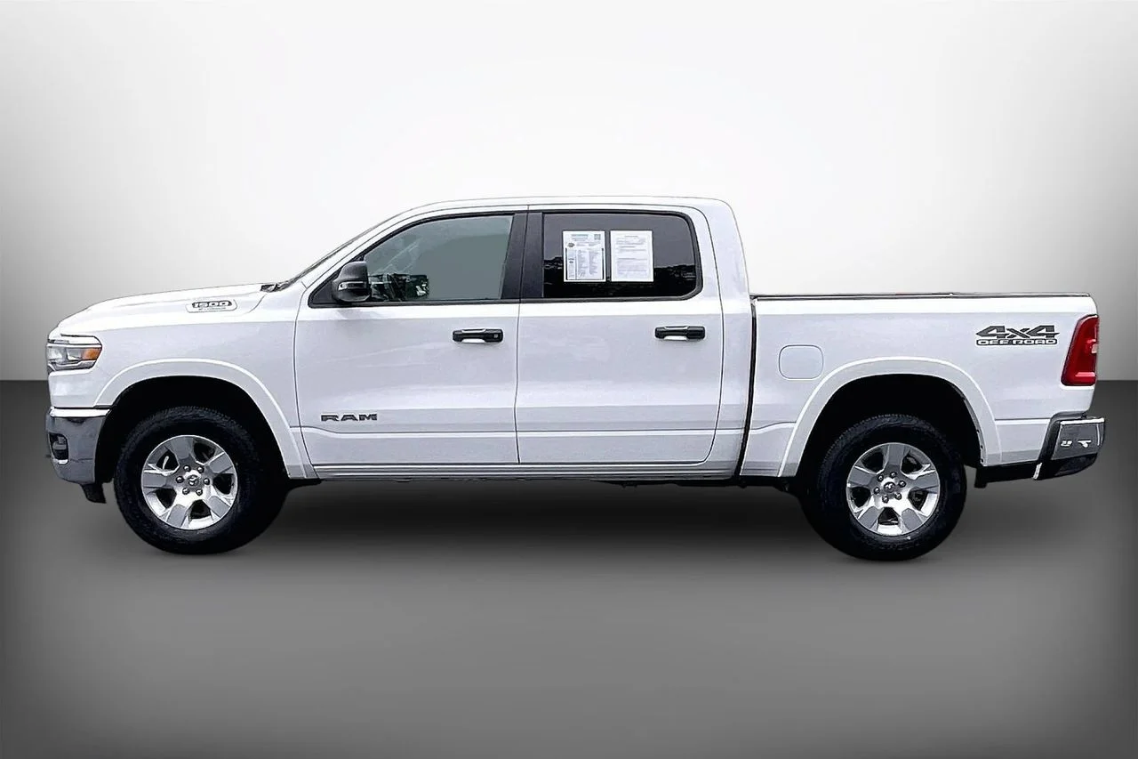 Used 2025 White Ram Big Horn/Lone Star image 5