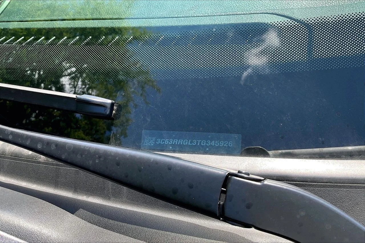 New 2026 Granite Crystal Metallic Clear-Coat Exterior Paint RAM Tradesman image 33