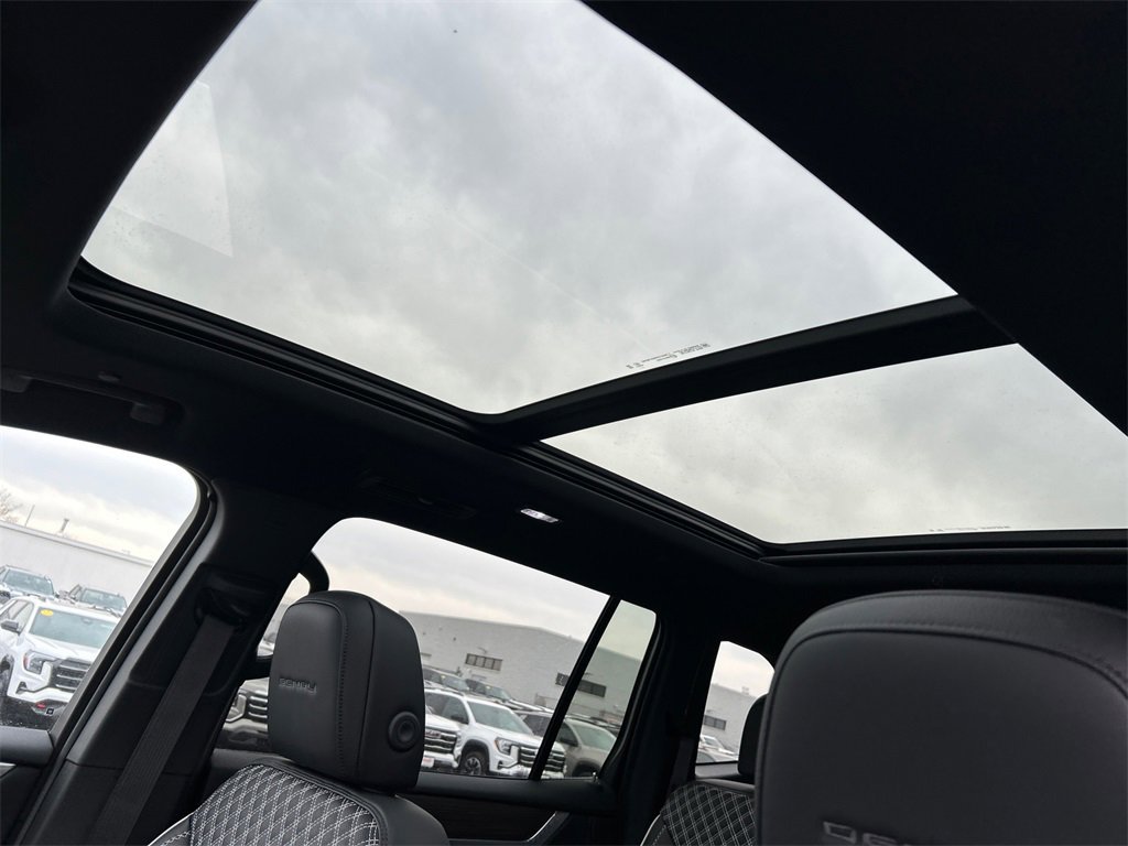 2026 GMC ACADIA - Image 27