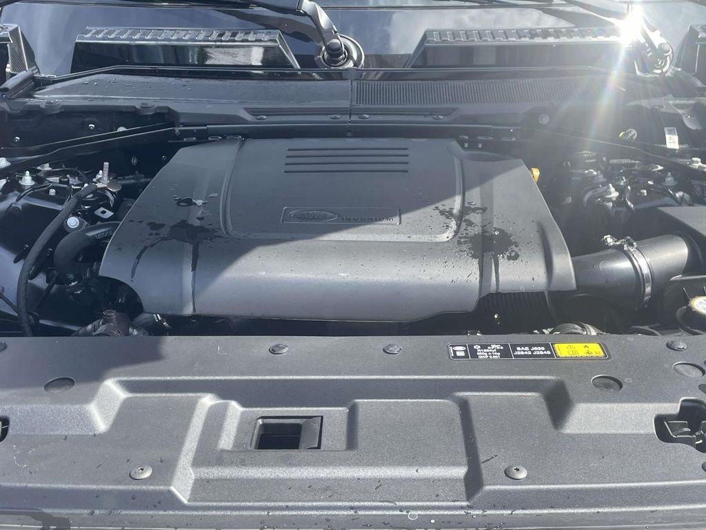 New 2026 Santorini Black Land Rover S image 13