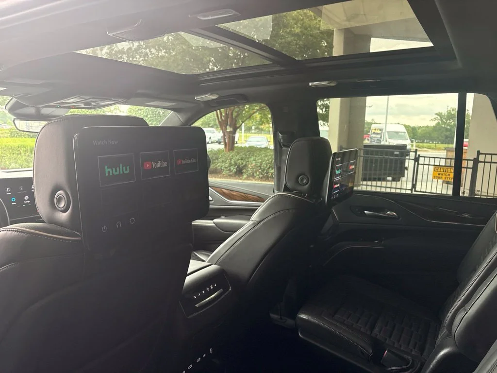 Used 2023 White Cadillac Premium Luxury Platinum image 9