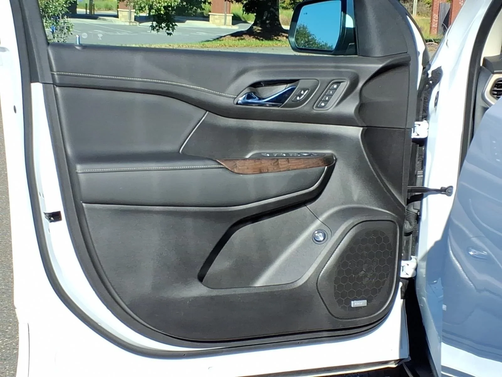 Used 2023 Summit White GMC Denali image 30