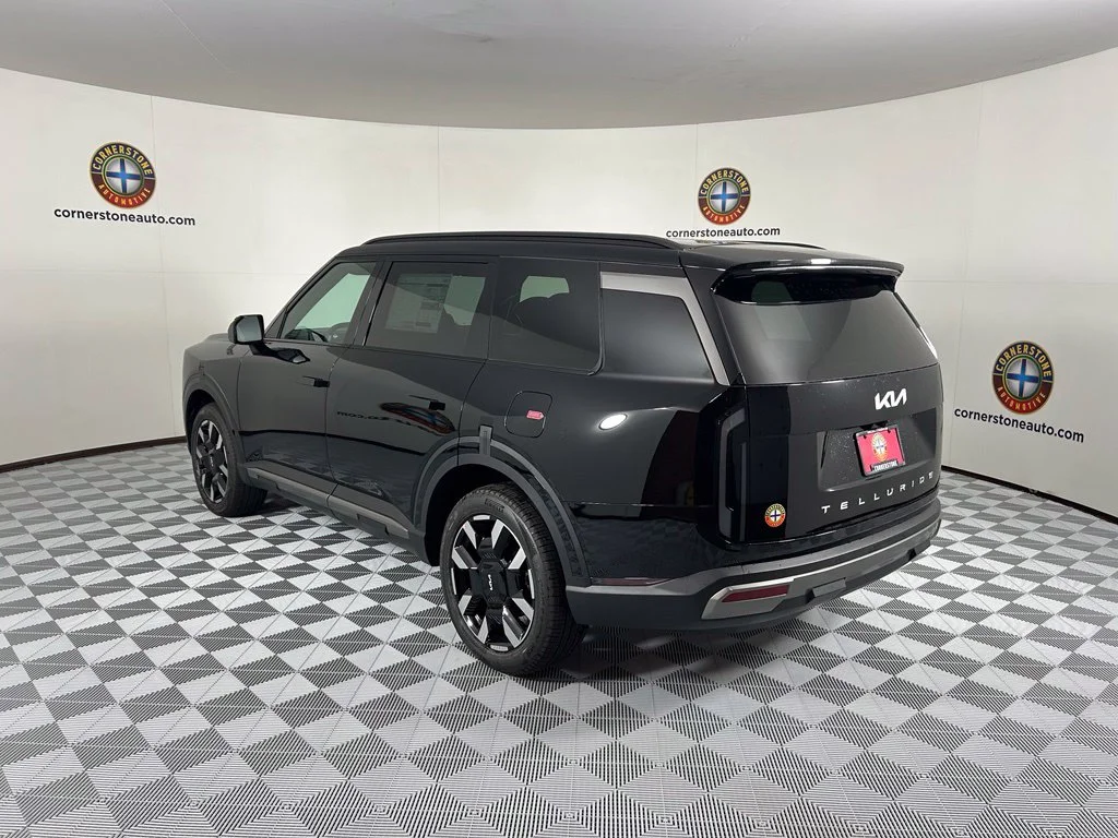 New 2027 Ebony Black Kia S image 20