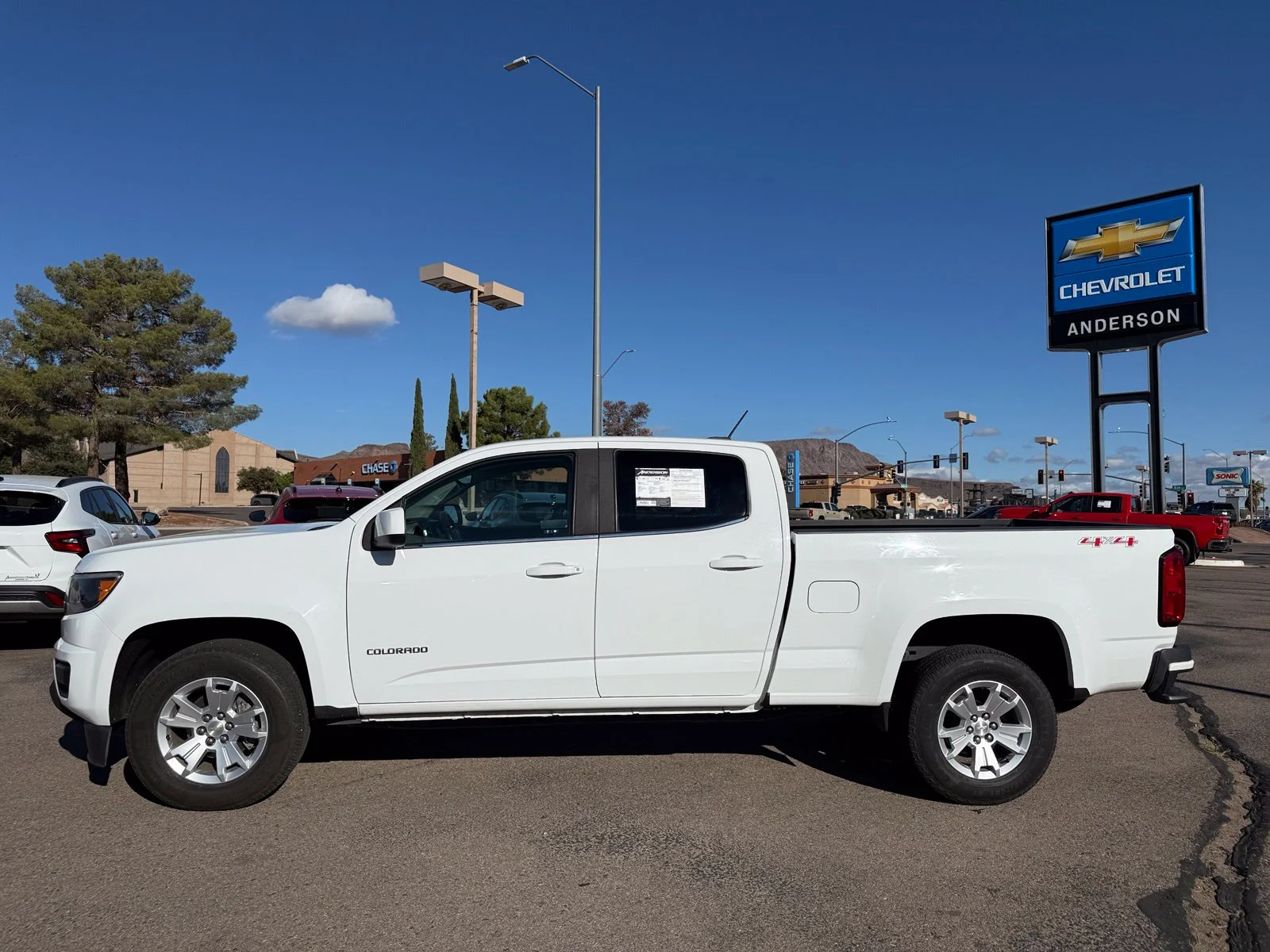 Used 2020 White Chevrolet LT image 10