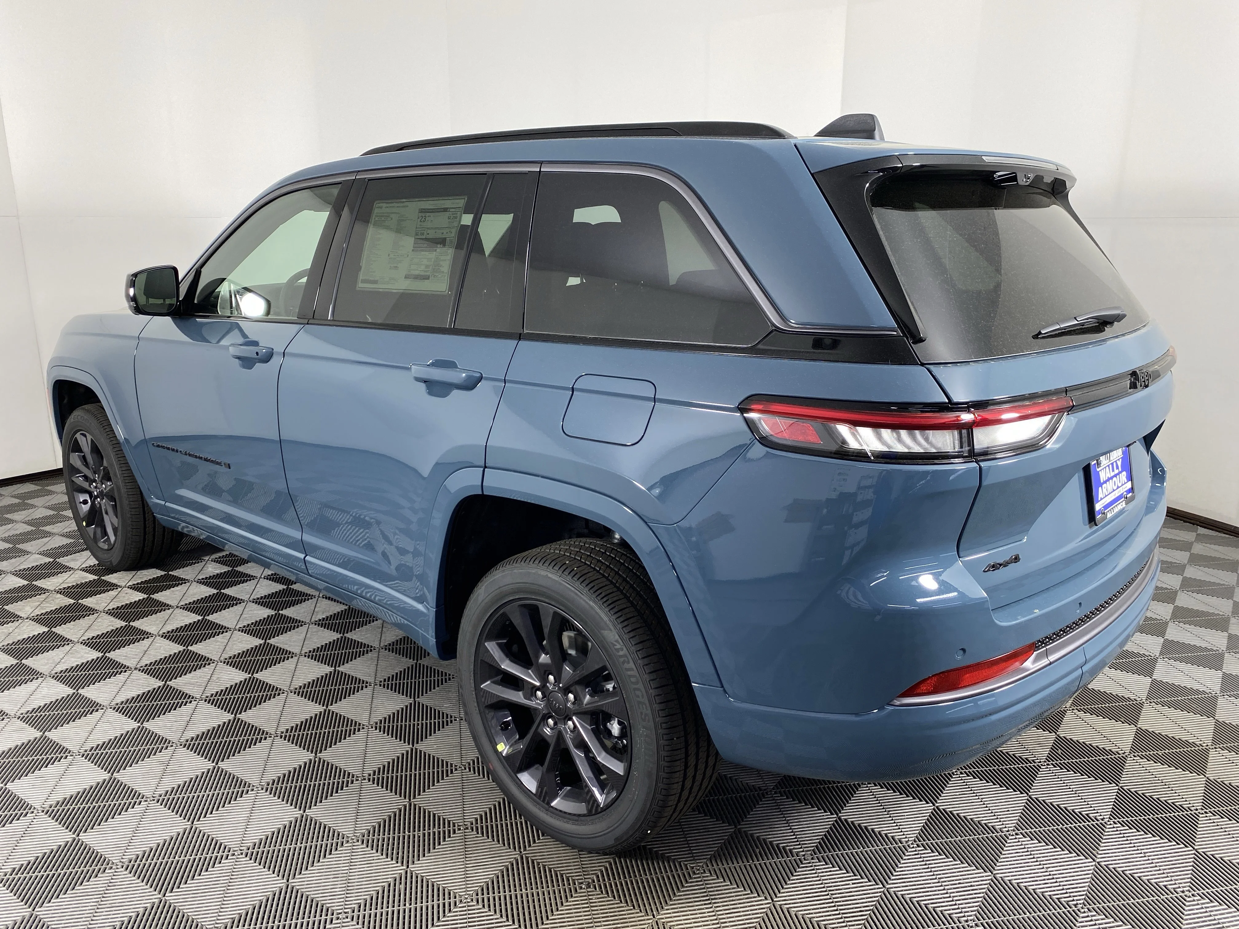 New 2026 Steel Blue Exterior Paint Jeep Limited Reserve image 10