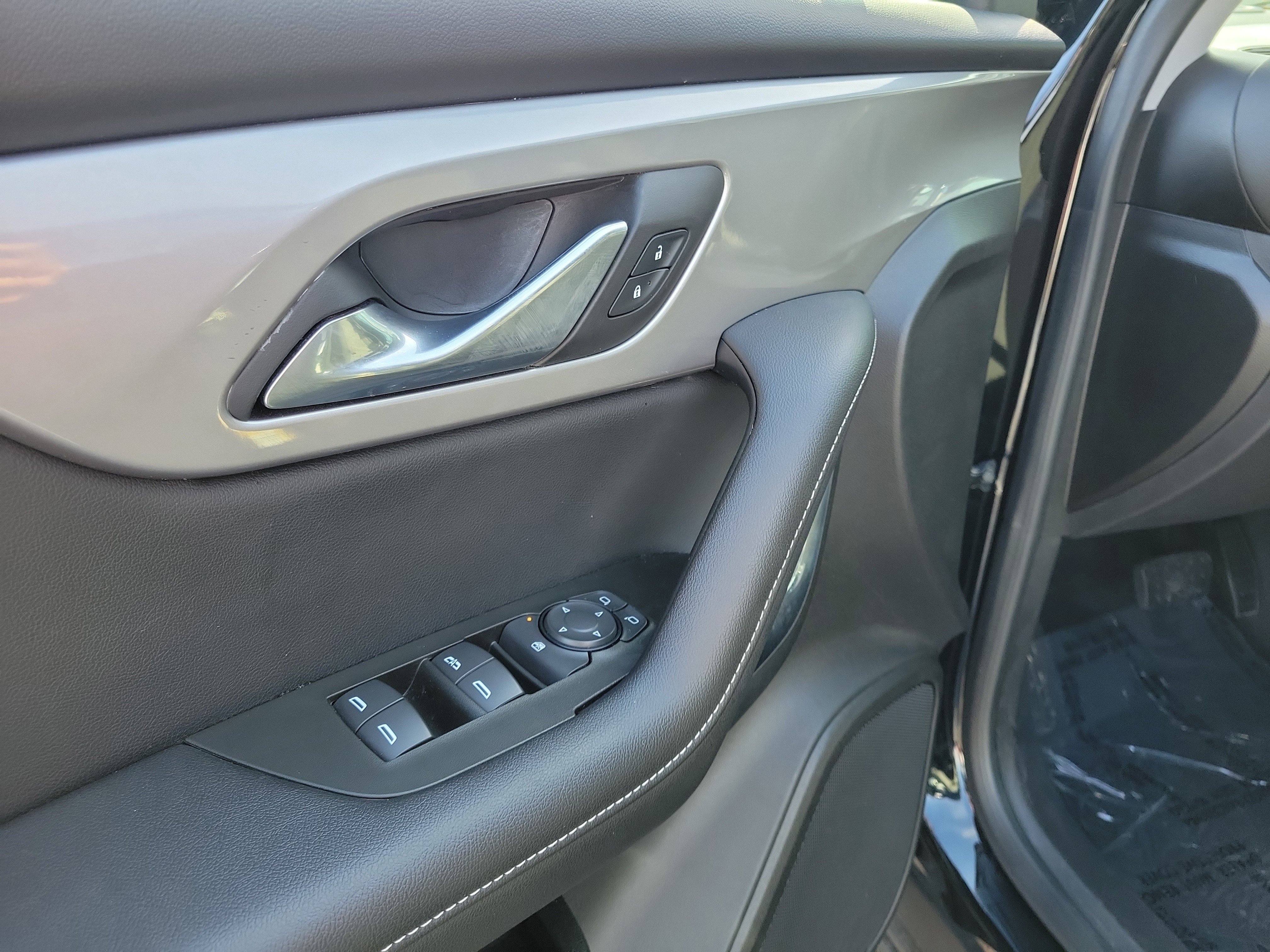 Used 2025 Black Chevrolet LT image 18