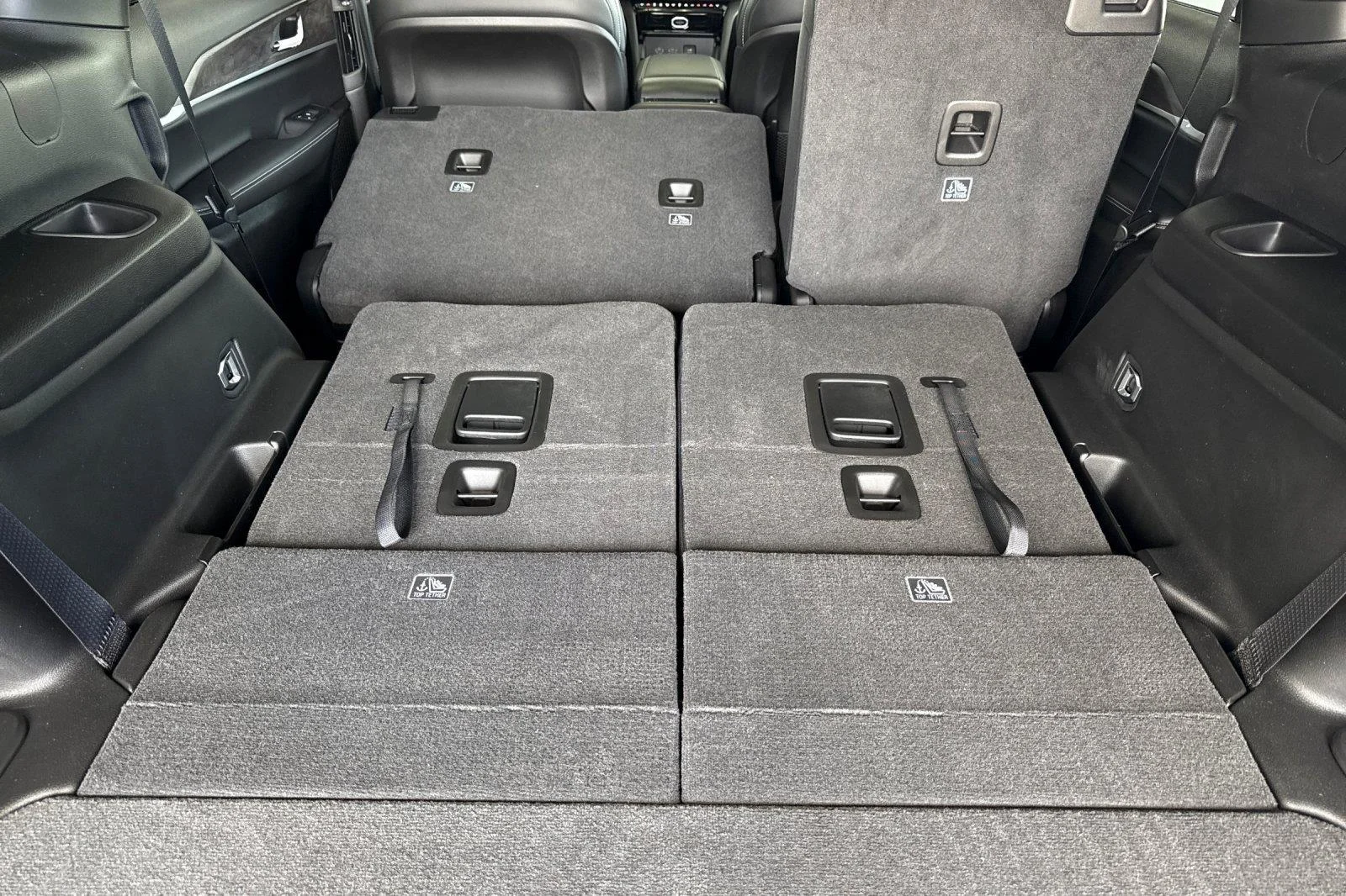 New 2026 Baltic Gray Metallic Clear-Coat Exterior Paint Jeep Laredo Altitude image 15