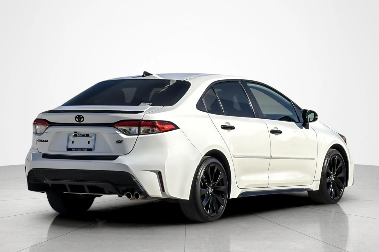 Certified Used 2022 White Toyota SE Nightshade image 5