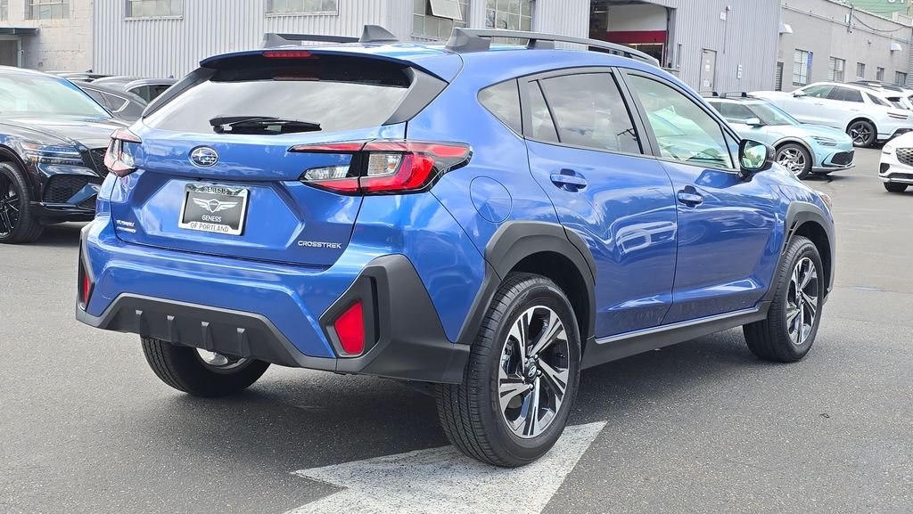Used 2025 Daybreak Blue Pearl Subaru Premium image 4