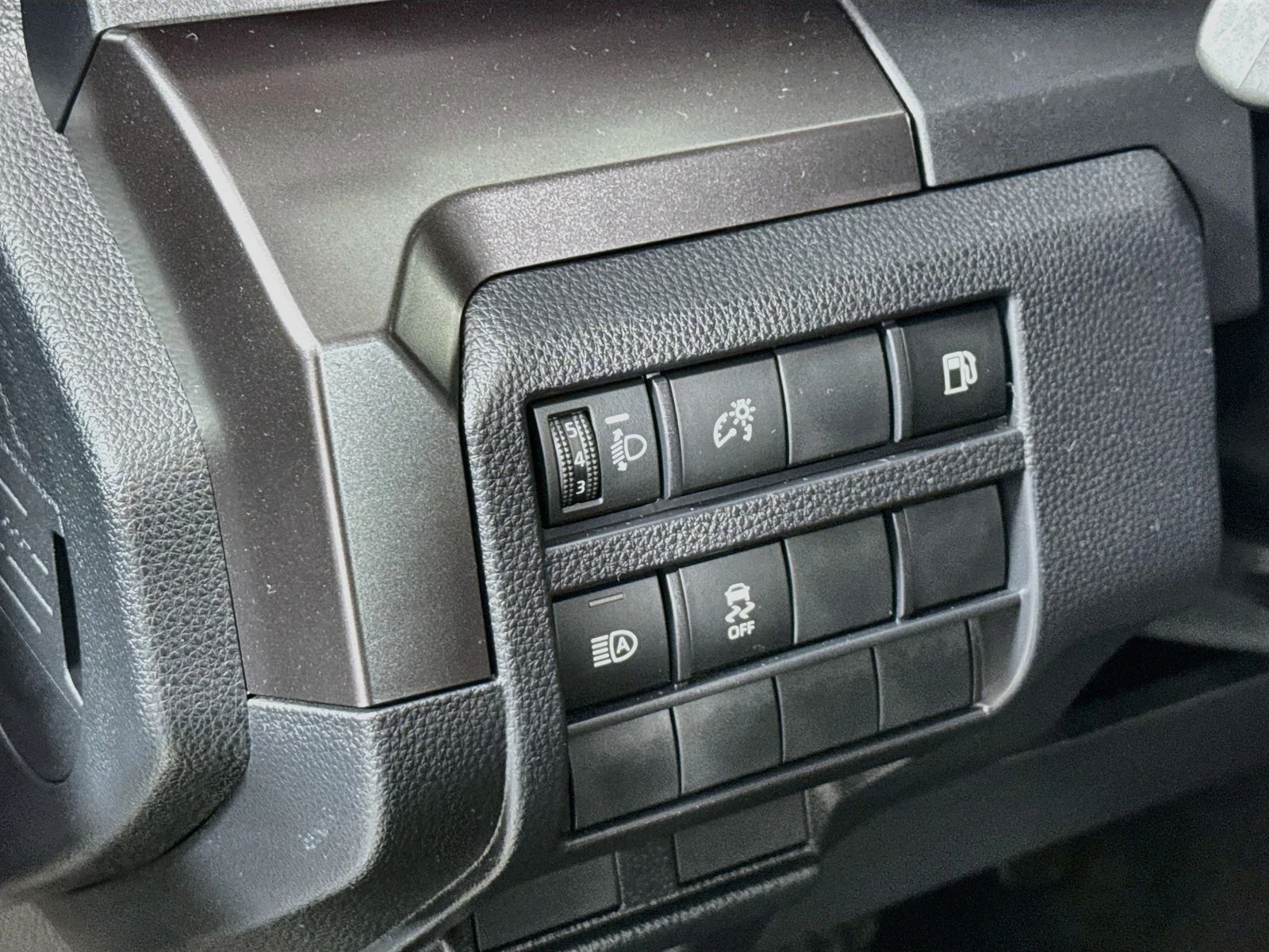 Certified Used 2025  Toyota SR5 image 8
