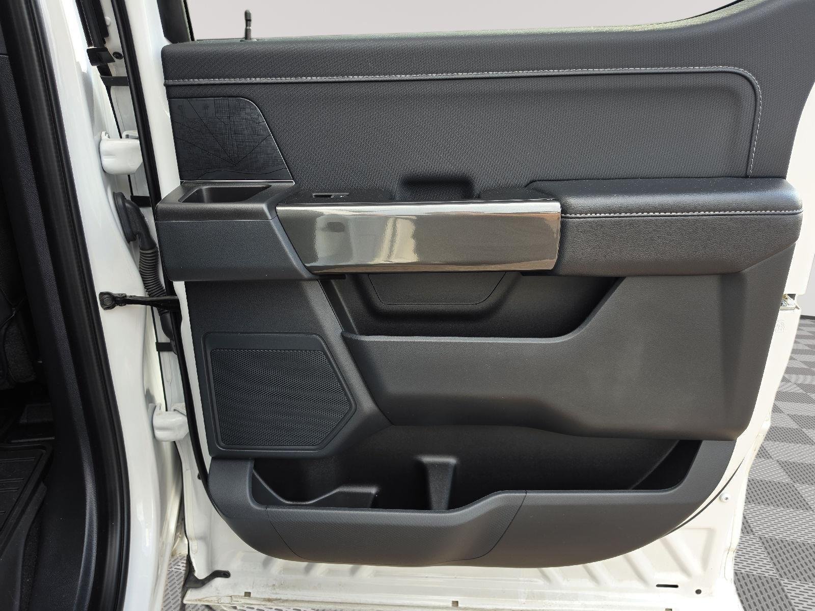 Used 2023 Oxford White Ford XLT image 21