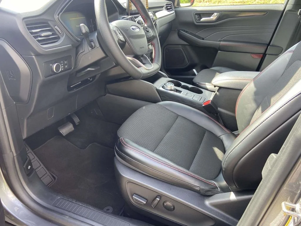 Used 2025 Carbonized Gray Metallic Ford ST-Line image 12