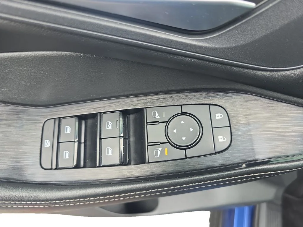 Used 2022 Caspian Blue Metallic Nissan SV image 21