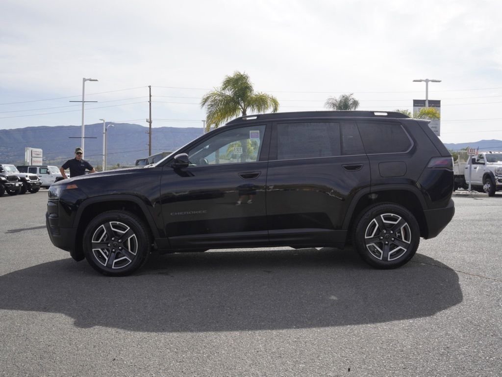 New 2026 Diamond Black Crystal Pearl-Coat Exterior Paint Jeep Limited image 6