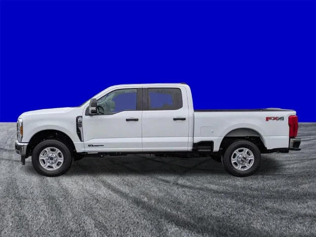New 2026 Oxford White Ford F-350® XLT image 7