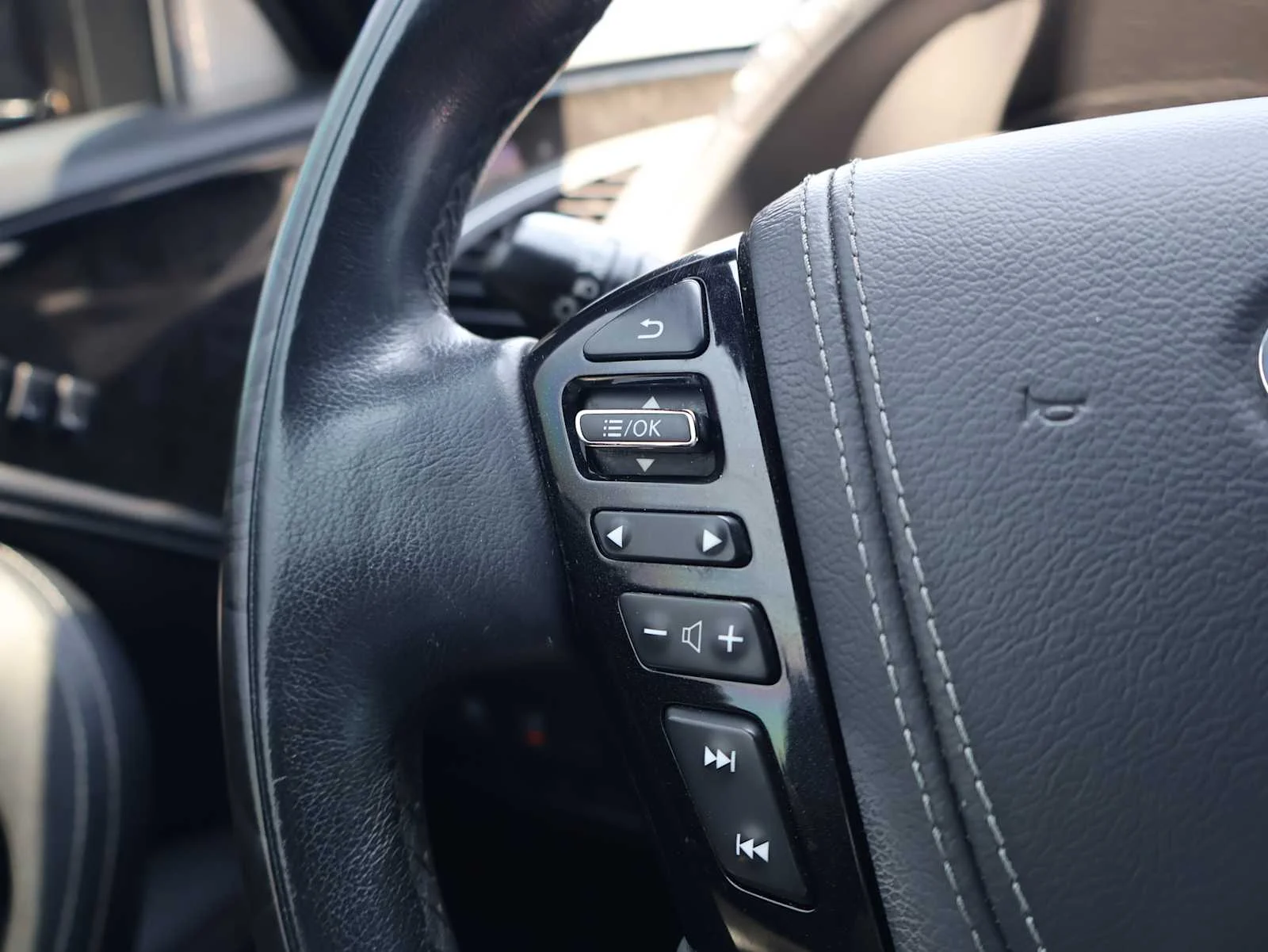 Certified Used 2023 Anthracite Gray INFINITI SENSORY image 25