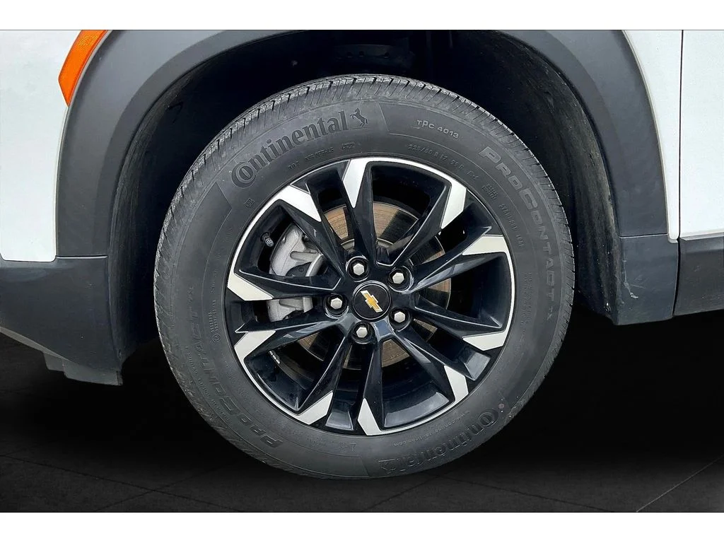 Used 2023 Summit White Chevrolet LT image 7