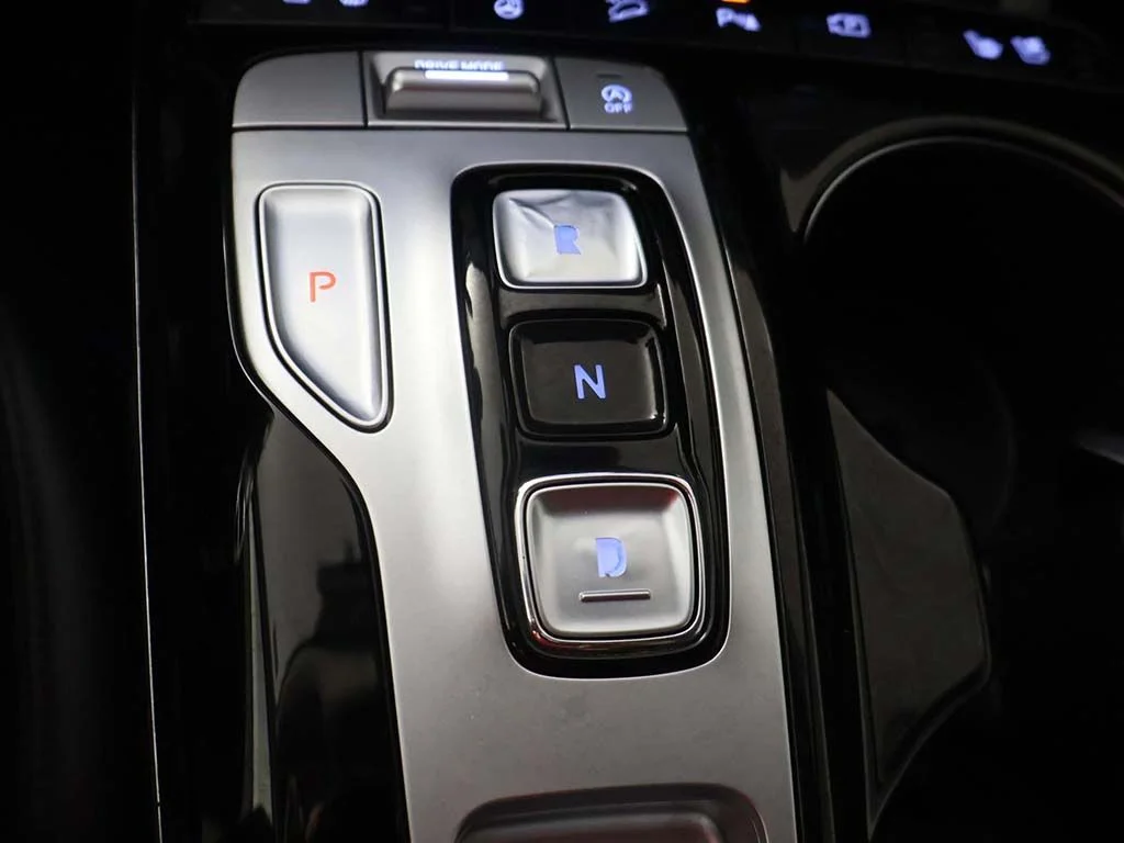 Used 2022 Black Hyundai Limited image 53