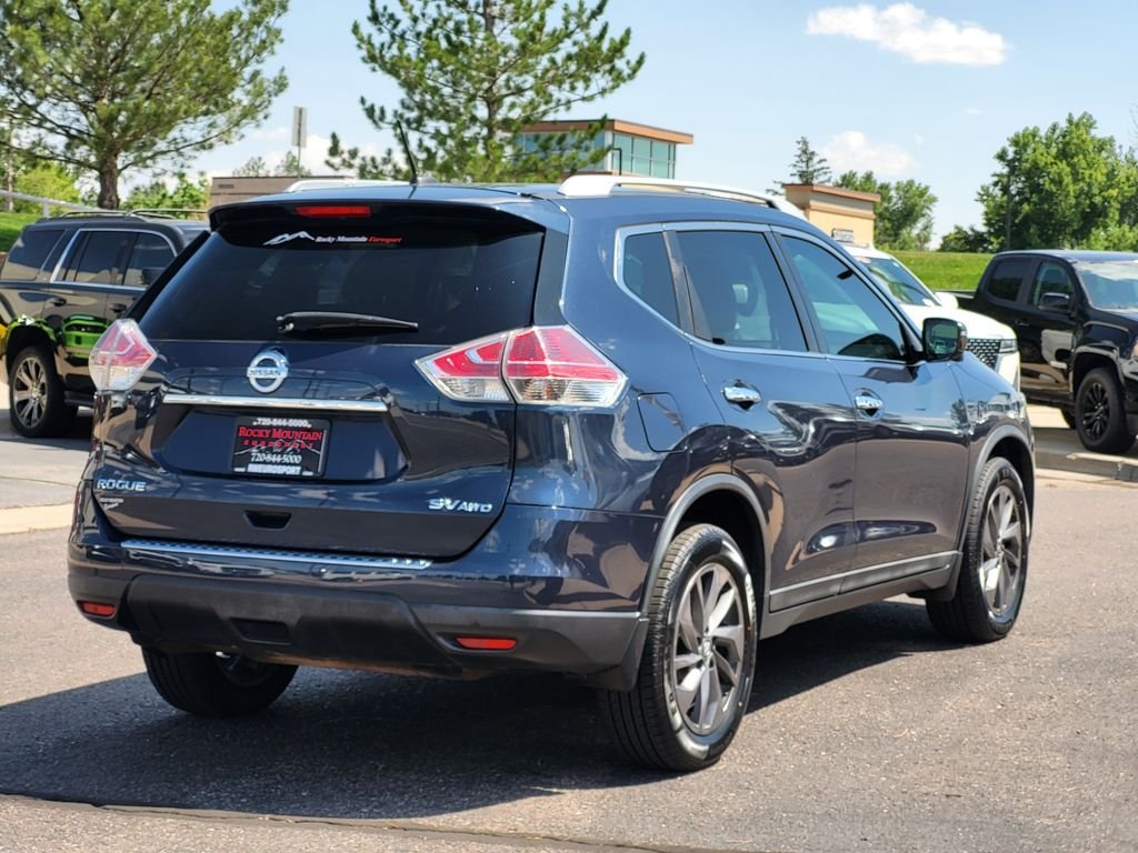 Used 2016 Blue Nissan SL image 4