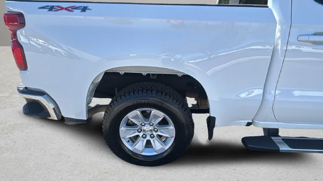 Used 2024 Summit White Chevrolet LT image 2