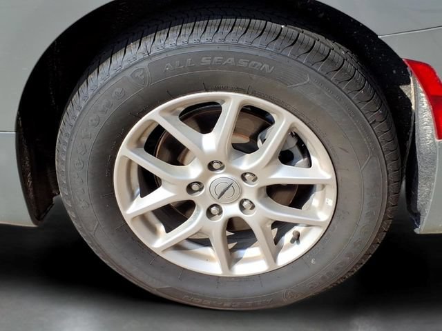 Used 2025  Chrysler Select image 29