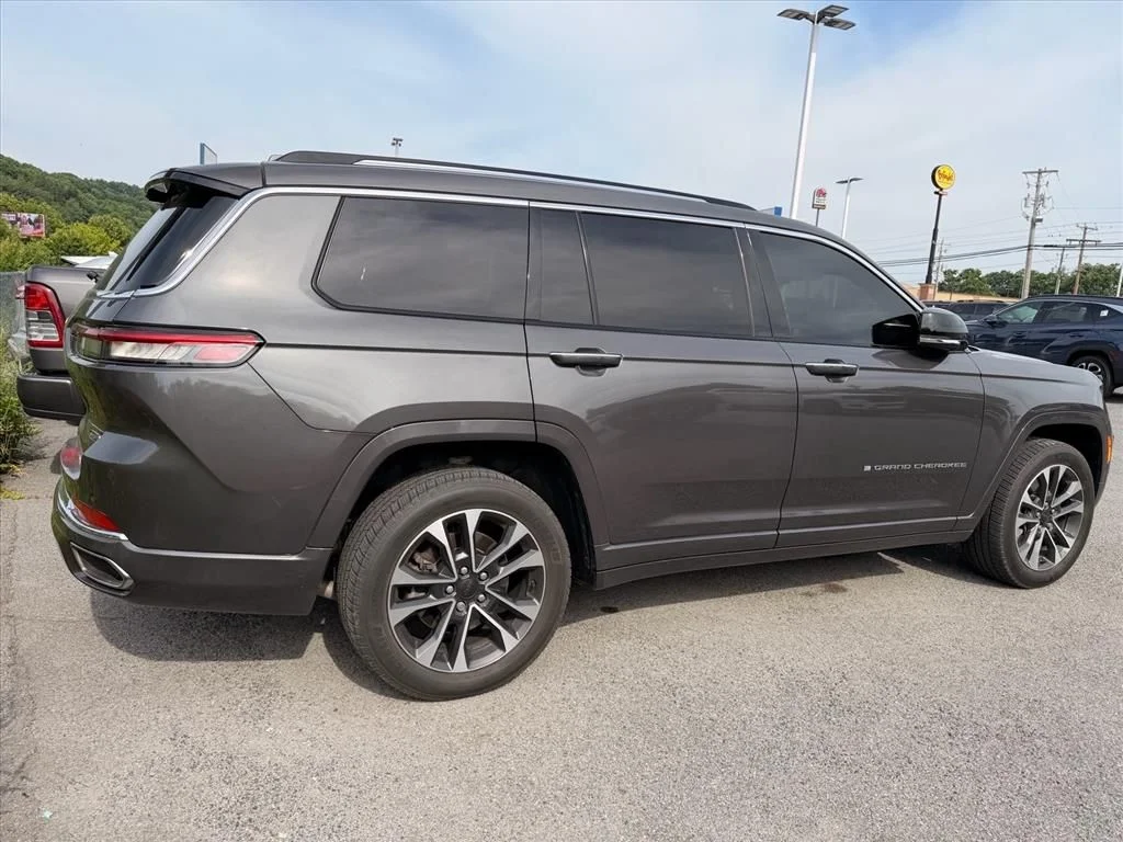 Used 2021 Gray Jeep Overland image 32