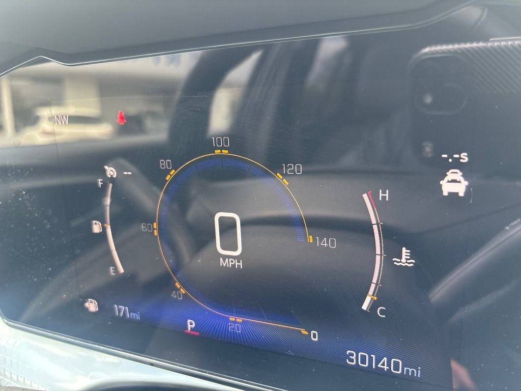 2025 Chevrolet Trax LT - Photo 18