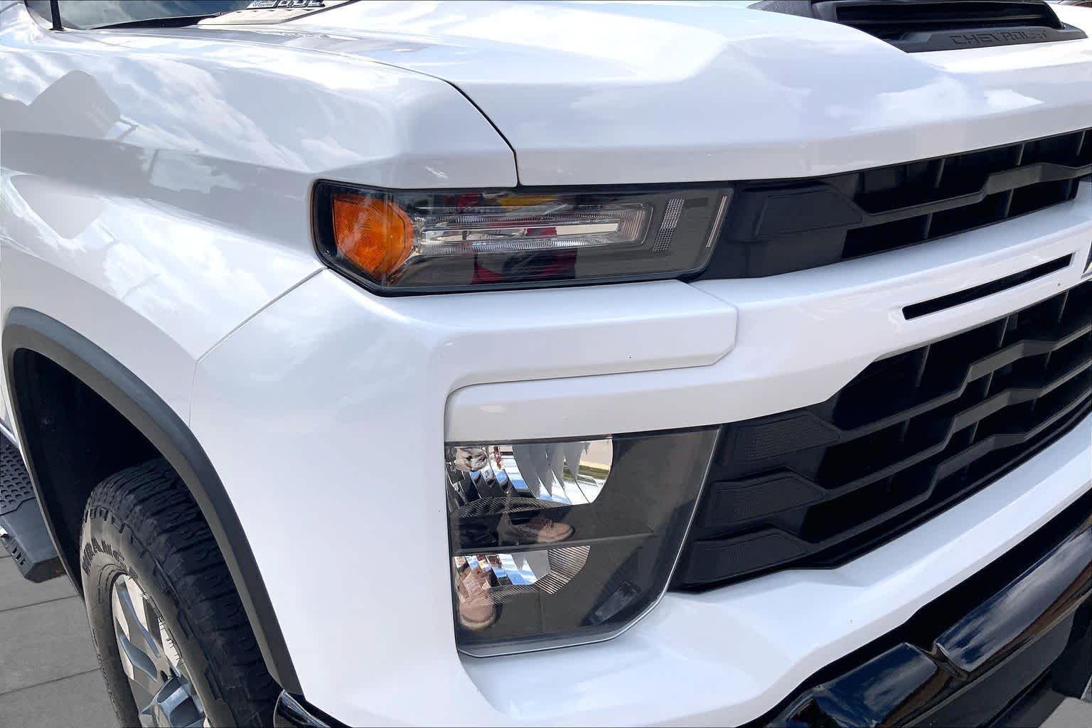 Used 2024 Summit White Chevrolet Custom image 27