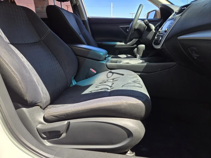 Used 2017 White Nissan 2.5 S image 11
