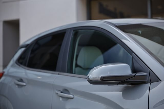 Used 2023 Galactic Gray Hyundai SE image 3