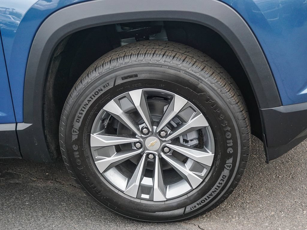 2027 Chevrolet Equinox LT - Photo 9