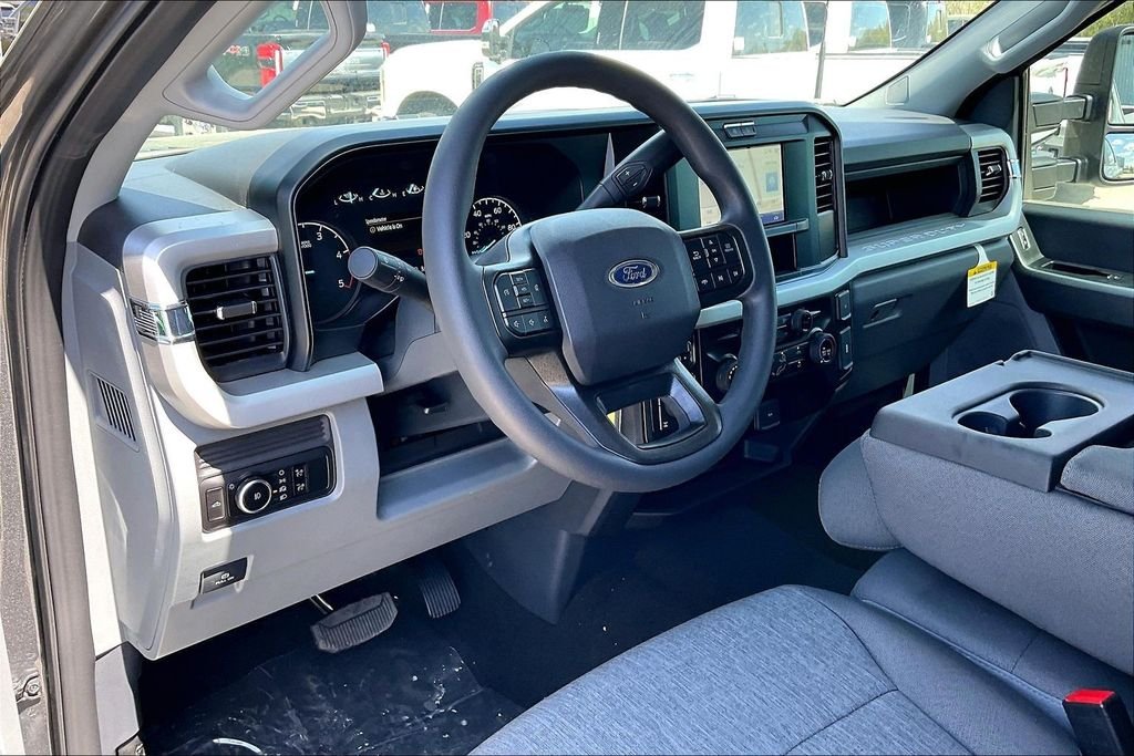 New 2026 Ford Super Duty F-350 XL 4D Crew Cab