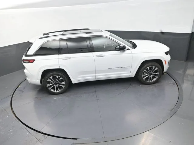 Used 2023 White Jeep Overland 4xe image 18