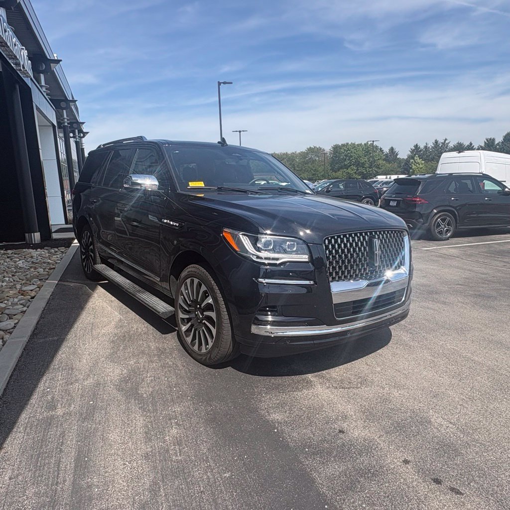 Used 2024 Infinite Black Metallic Clearcoat Lincoln Black Label image 4