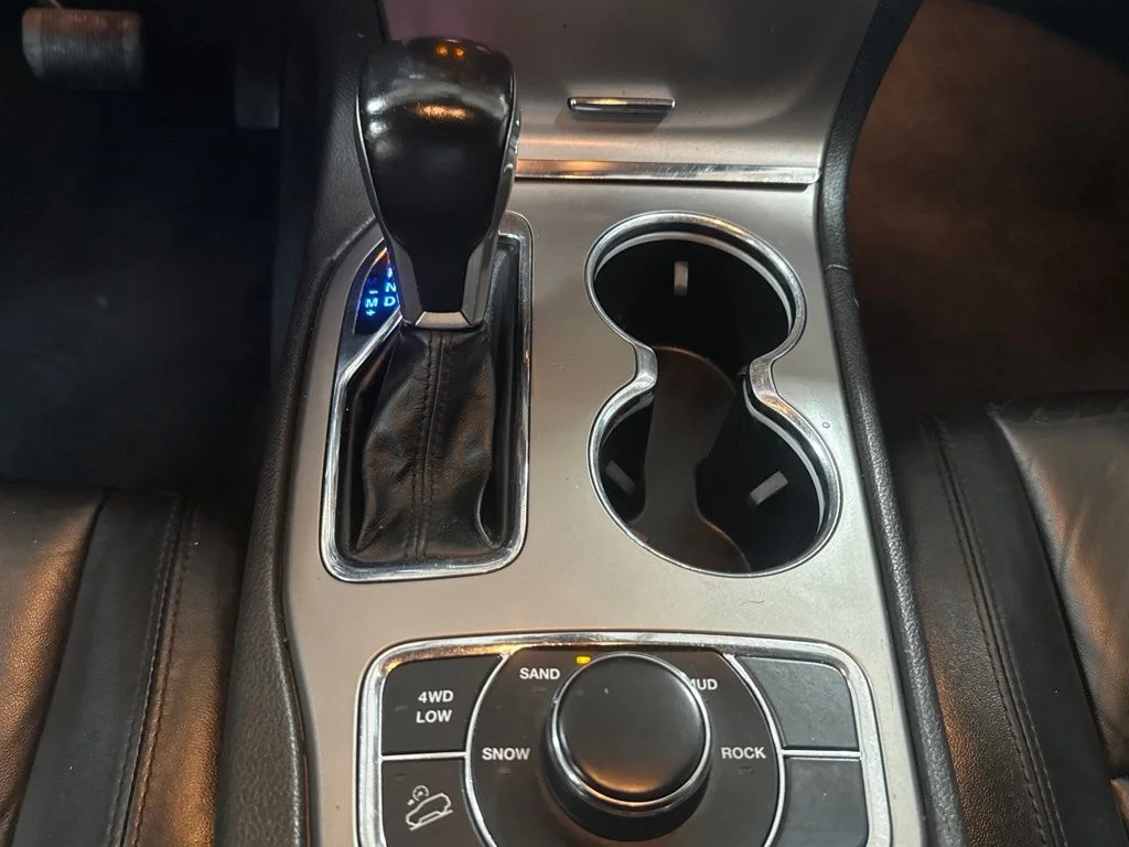 Used 2022 White Jeep Limited image 18