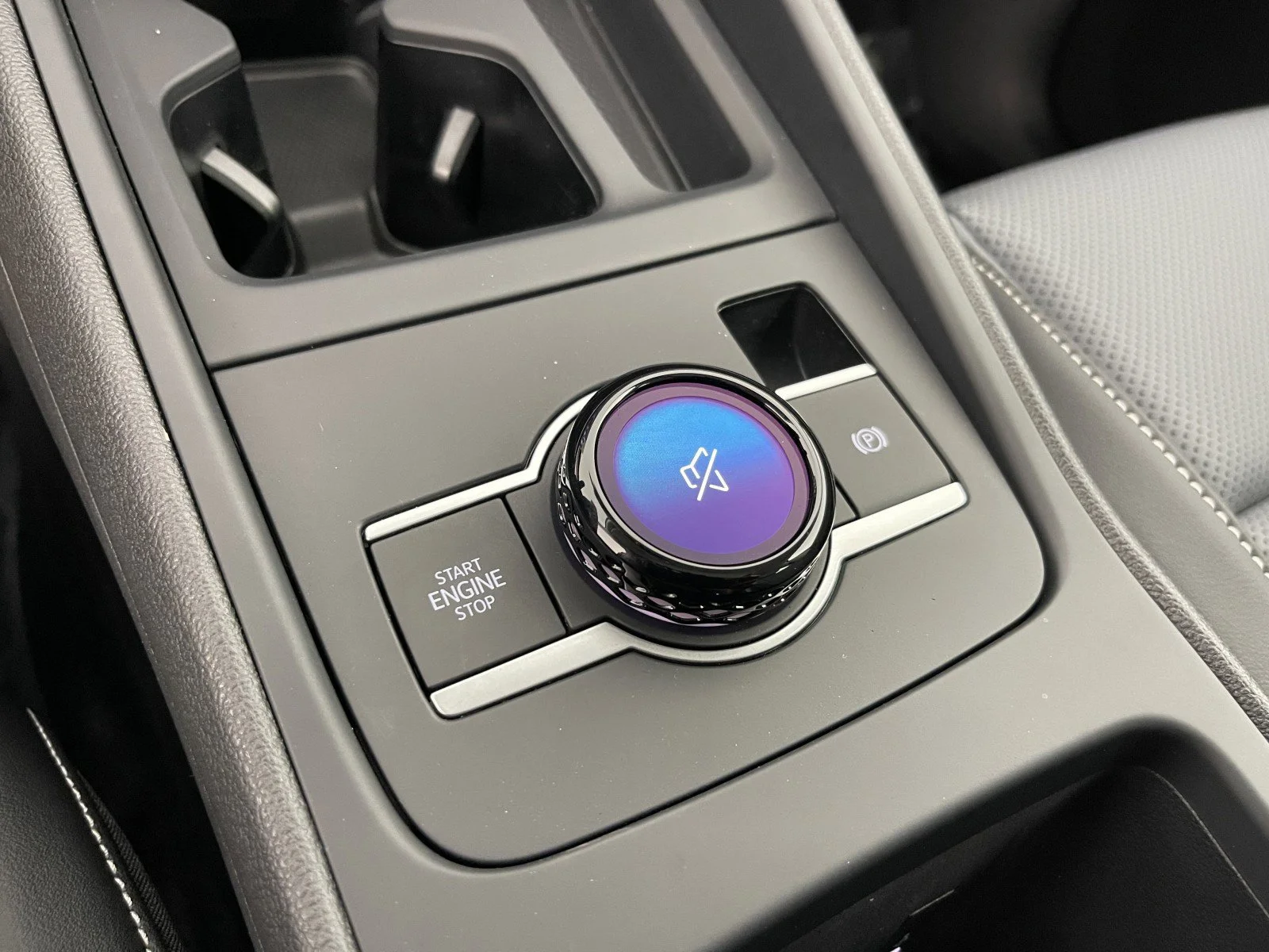 2025 Volkswagen Tiguan SE - Photo 30