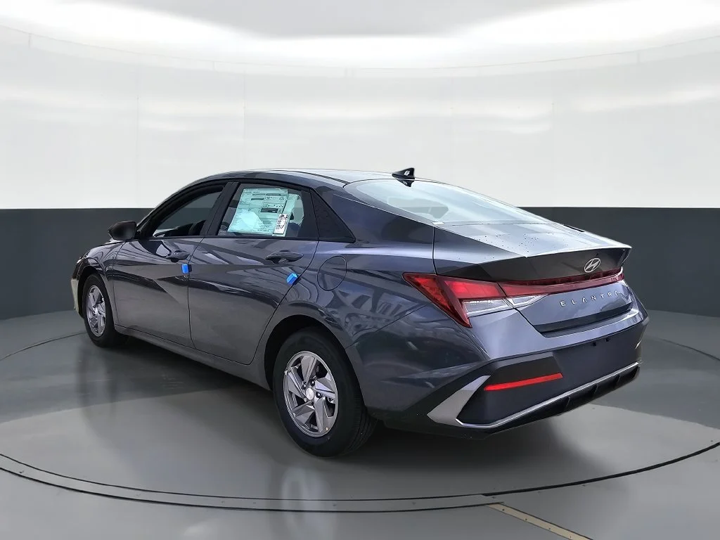 New 2026 Gray Hyundai SE image 4