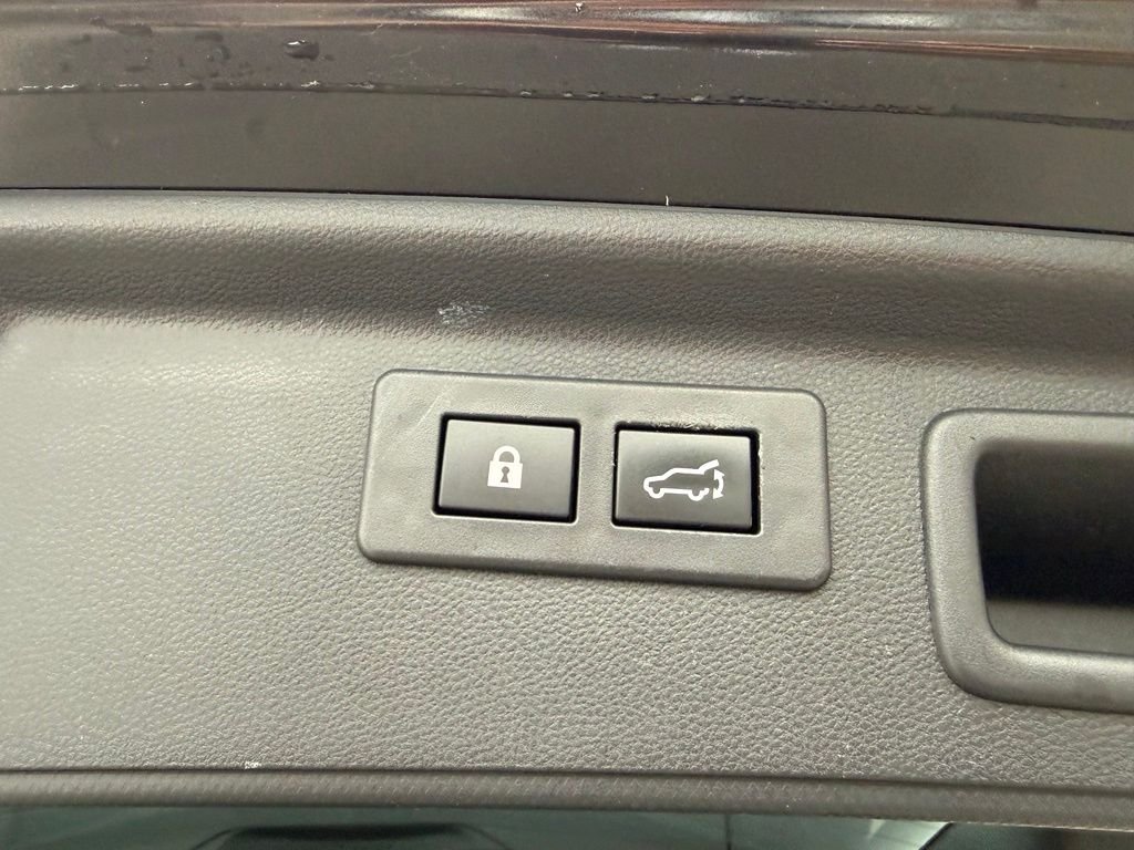 Used 2023 Crystal Black Silica Subaru Limited image 27