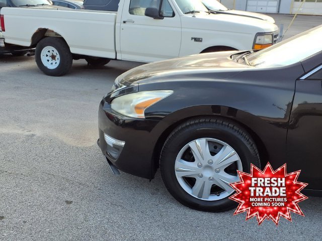 Used 2015 Black Nissan 2.5 S image 22