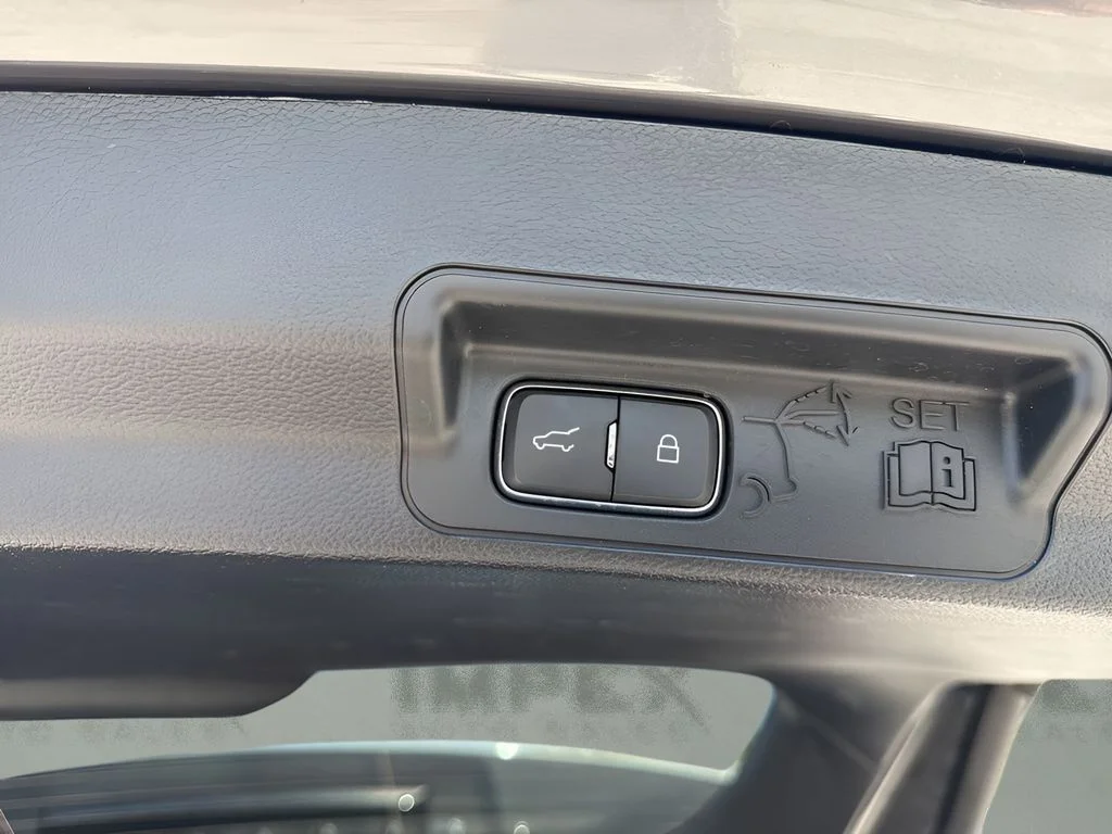 Used 2021 Gray Ford XLT image 29
