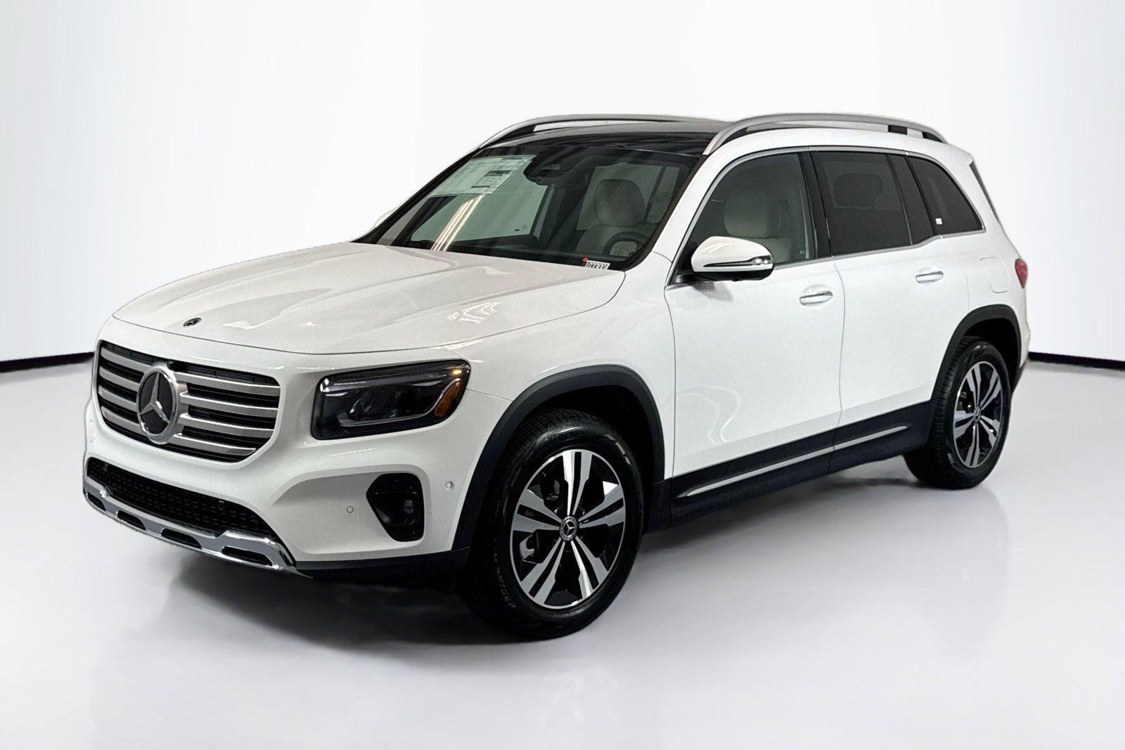 New 2026 Polar White Mercedes-Benz GLB 250 image 1